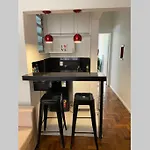 Ap Copa, qto e sala c vista indevassável p/ verde