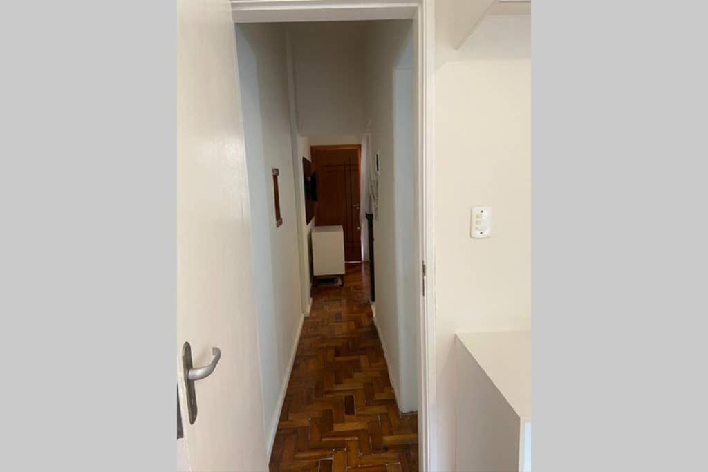 Ap Copa, Qto E Sala C Vista Indevassável P/ *